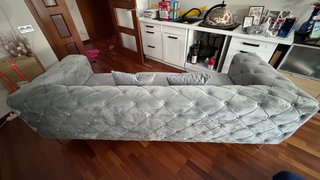 Divano Chesterfield in velluto grigio per 3 persone