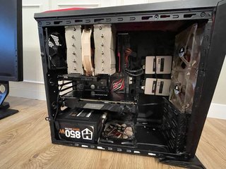 Torre PC y Monitor