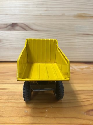 Camión volquete Gozan amarillo y rojo