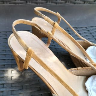 Zapatos abiertos dorados N°38