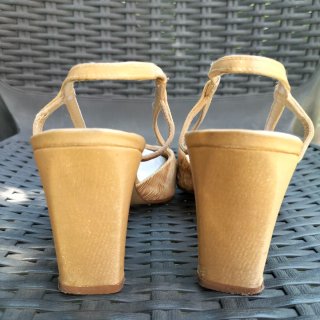 Zapatos abiertos dorados N°38