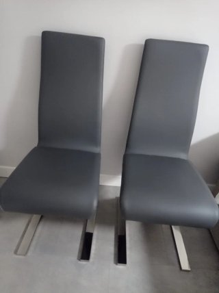 Mesa de comedor moderna blanca y cromo con sillas