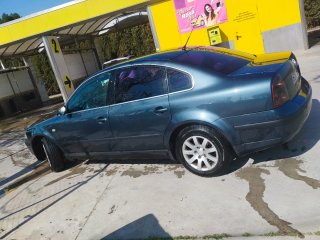 Volkswagen Passat 2003 .!! 305.000 km
