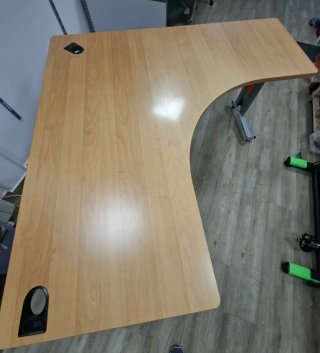 Mesa de oficina madera y metal
