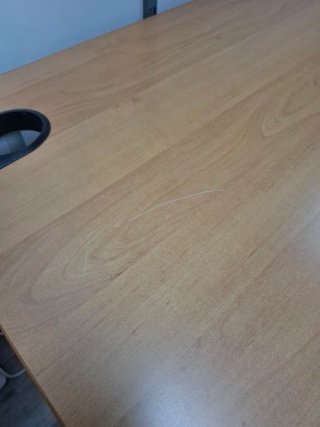 Mesa de oficina madera y metal