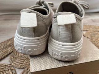 Zapatillas Victoria grises/beige