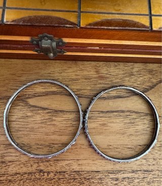 juego de brazaletes de estilo étnico años 80.