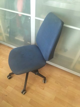 Mesa de escritorio abatible/extensible