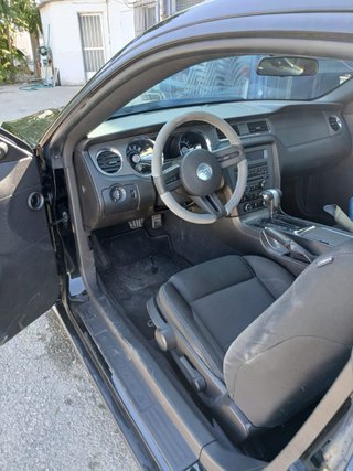 Ford Mustang 2010 GT auto
