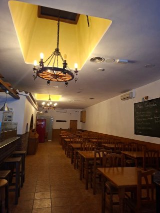 Bar restaurante con barbacoa
