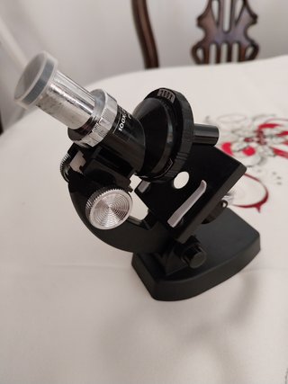 Microscópio, em muito bom estado, decorativo
