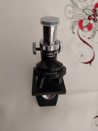 Microscópio, em muito bom estado, decorativo