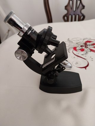 Microscópio, em muito bom estado, decorativo