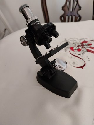 Microscópio, em muito bom estado, decorativo