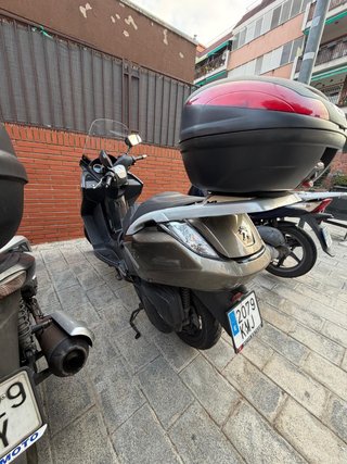 Peugeot Satelis 125 – 23.000 km – Baúl + Parabrisa