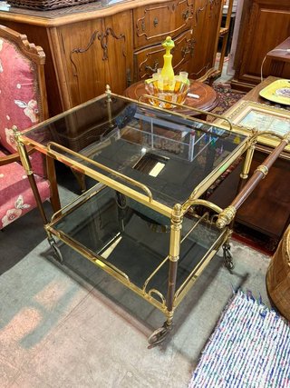 Carrito de bar vintage dorado