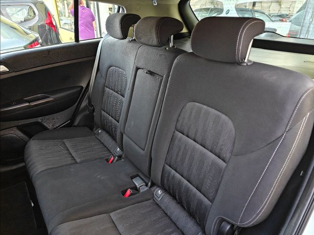 Kia Sportage 1.6 MHEV Business 100kW (136CV) 4x4