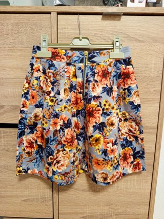 Falda talla XS Stradivarius. OFERTAAAAAAAA