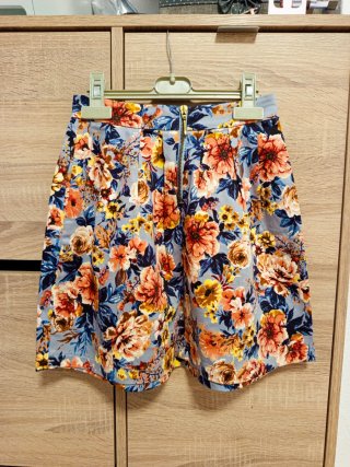 Falda talla XS Stradivarius. OFERTAAAAAAAA