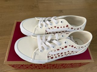 Vans Talla 36 Beige/Blanco Nuevas