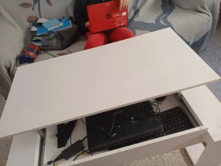 Mesa de sala plegable blanca. Se vende