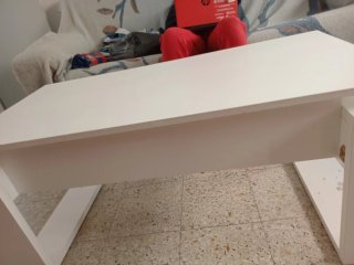 Mesa de sala plegable blanca. Se vende