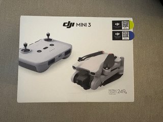 Dron DJI Mini 3 con Mando