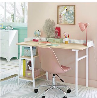 Silla de escritorio rosa con ruedas