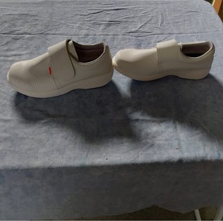 Zuecos Sanitarios MARBU Blancos Talla 37