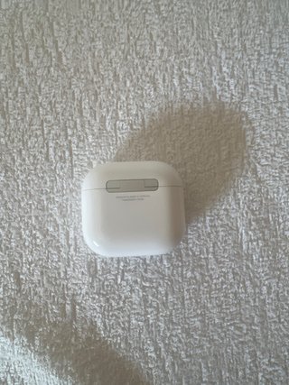 AirPods 4 - Estuche de carga blanco