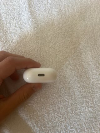 AirPods 4 - Estuche de carga blanco