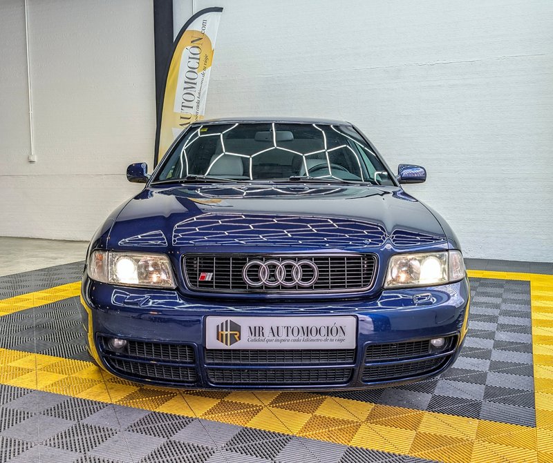 Audi S4 1999, foto 2