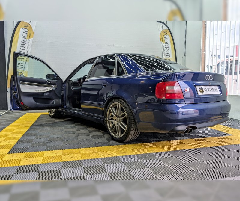 Audi S4 1999, foto 16