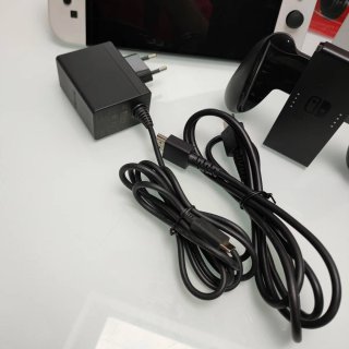 Nintendo Switch OLED Blanca y Negra