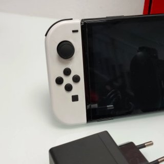 Nintendo Switch OLED Blanca y Negra
