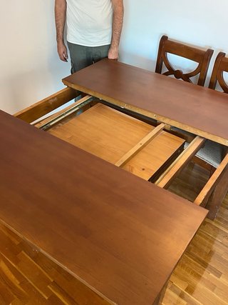 Mesa extensible de madera + 4 siilas