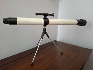 Telescopio con treppiede