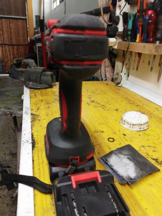 Pistola de impacto 18V + Batería 88VF