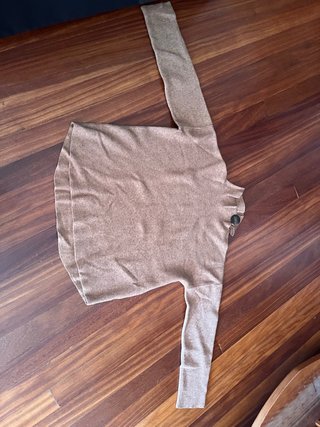 Jersey marrón con botones