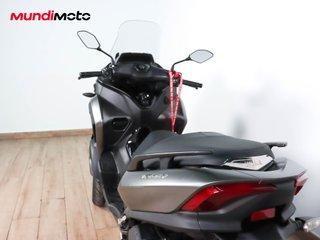 YAMAHA TRICITY 300