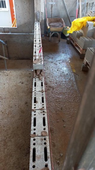 albañiles. colocación de toda la clase de ladrillo