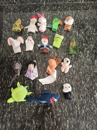 Marionetas de dedo variadas