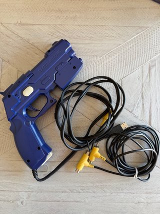 Pistola G-con2 + Time Crisis 3 PS2