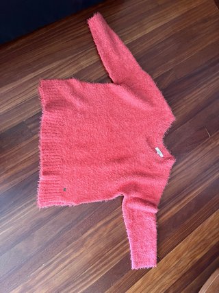 Jersey rojo peludo