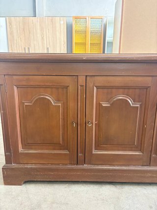 MUEBLE APARADOR CLÁSICO