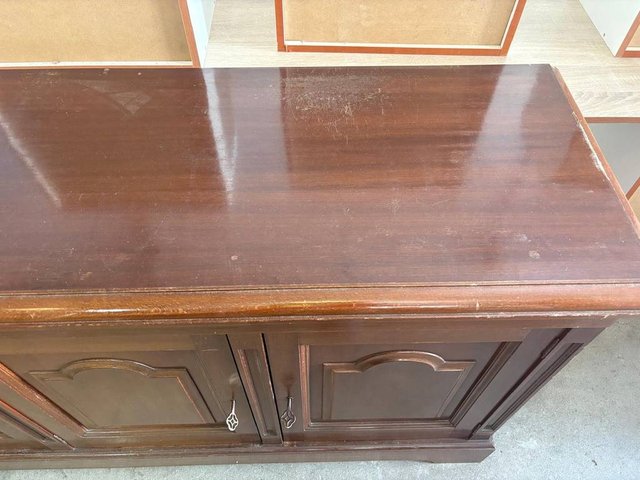 MUEBLE APARADOR CLÁSICO