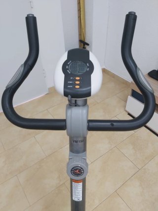 Bicicleta Estática Gris y Negra