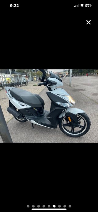 Kymco agility 4 Scooter Blanca y Negra