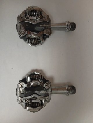 Pedales automáticos SPD ultraligeros