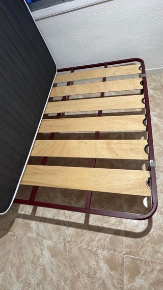 Somier Cama 1.35 Metálico con Láminas Madera